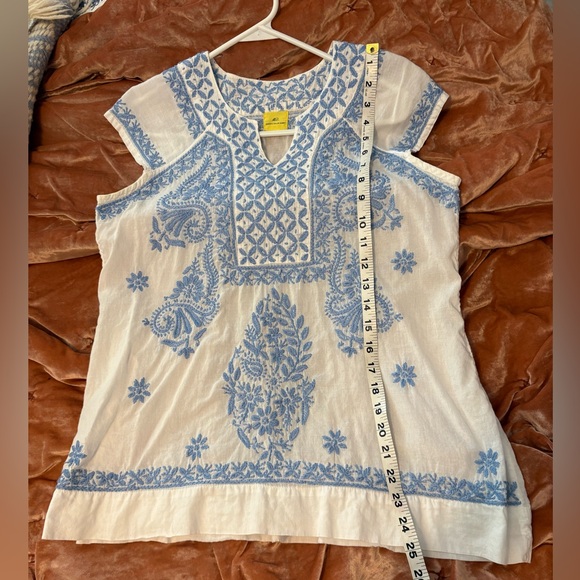 White Boho Embroidered Cap Sleeved Tunic with Blue Floral Motif Paisley Summer - Picture 6 of 6